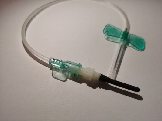 Luer Adaptörlü Tek Kullanımlık Kan Alma Kelebek İğnesi